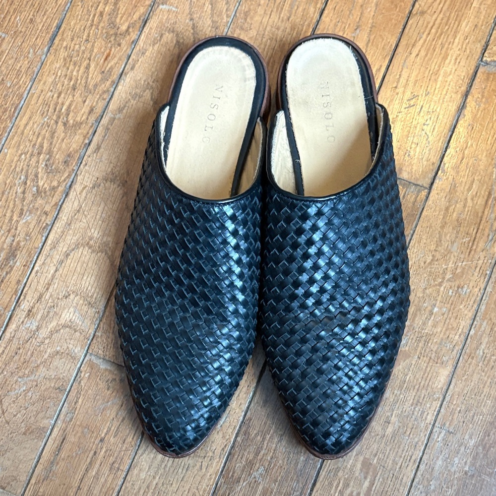 Nisolo size 9 Black Woven Ama Mules